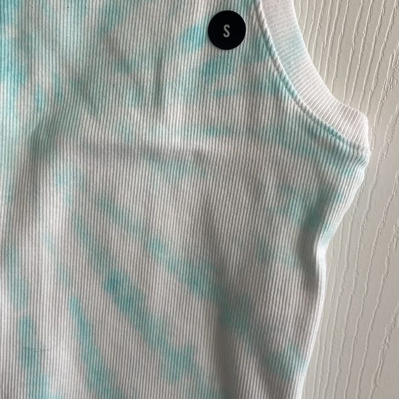 NWT Girls Hollister Tank Top - Picture 2 of 5